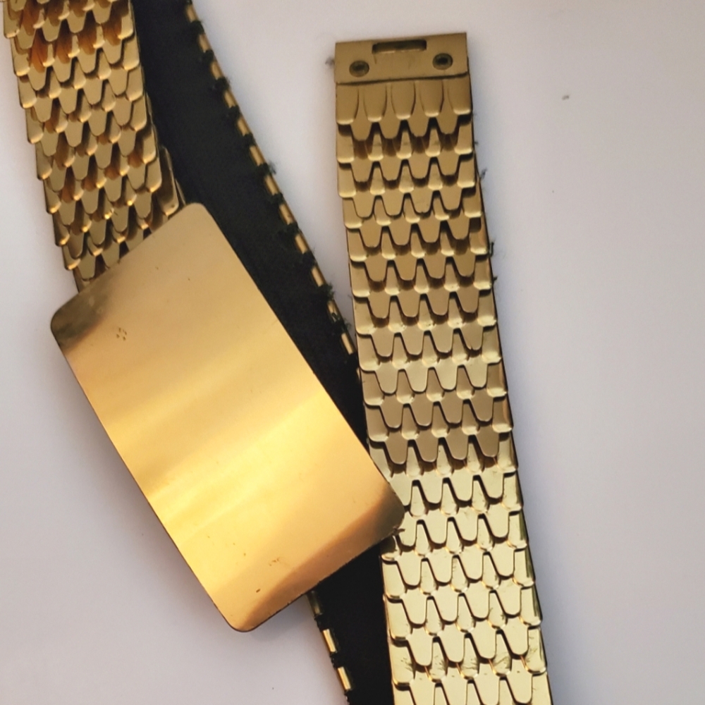 Vintage gold stretchy belt